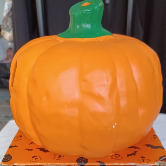 VINTAGE 1992 Four Star Hand Painted CERAMIC Pumpkin Candle 3.75"x3.50"x3.50" - Picture 3 of 16